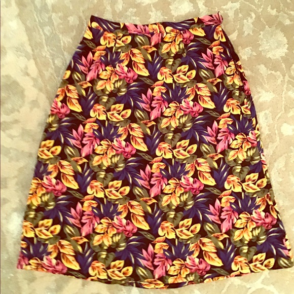 Sag Harbor Dresses & Skirts - Colorful Fall Leaf Design Skirt